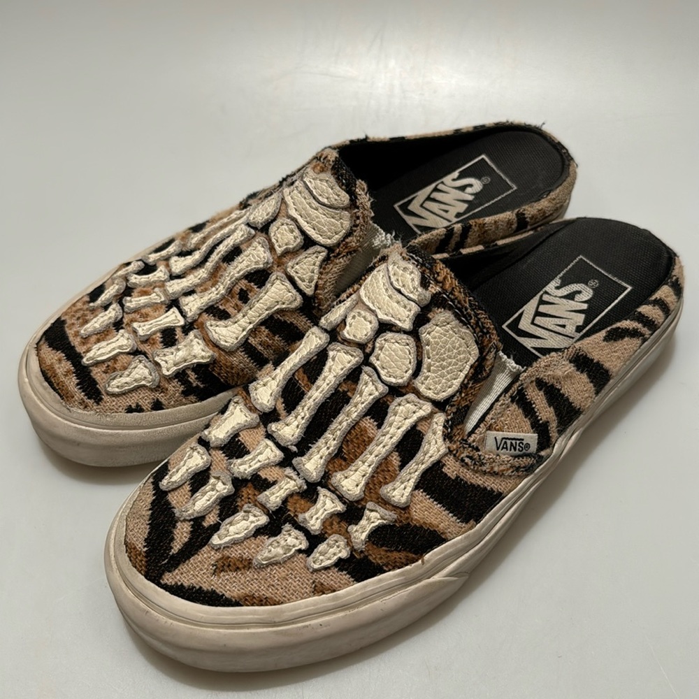 VANS Classic Slip-On Mule “Hazy Bones”. Women’s size 6.5, Men’s Size 5.0